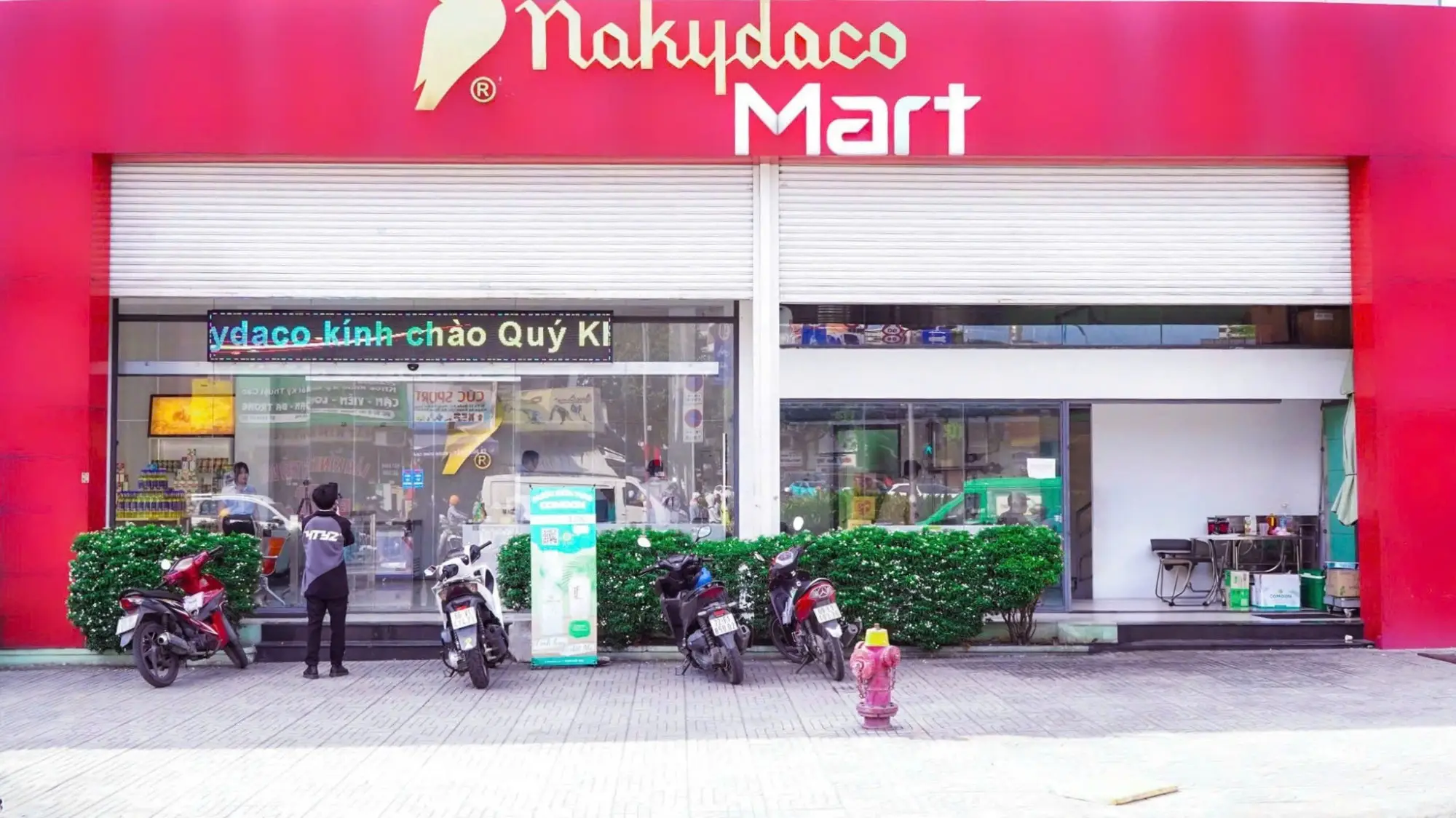 NƯỚC DỪA ĐÓNG CHAI COMOON SẴN SÀNG PHỤC VỤ QUÝ KHÁCH TẠI SHOWROOM NAKYDACO