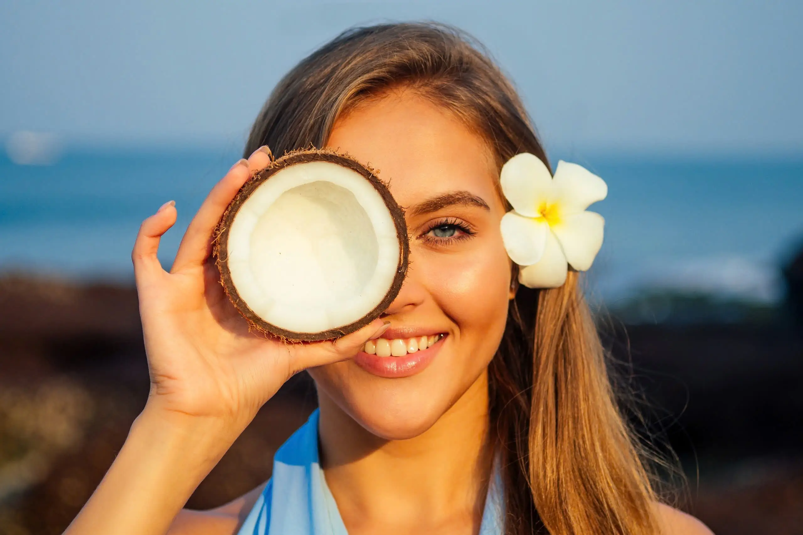CƠM DỪA BAO NHIÊU CALO? ĂN CƠM DỪA CÓ TỐT KHÔNG?